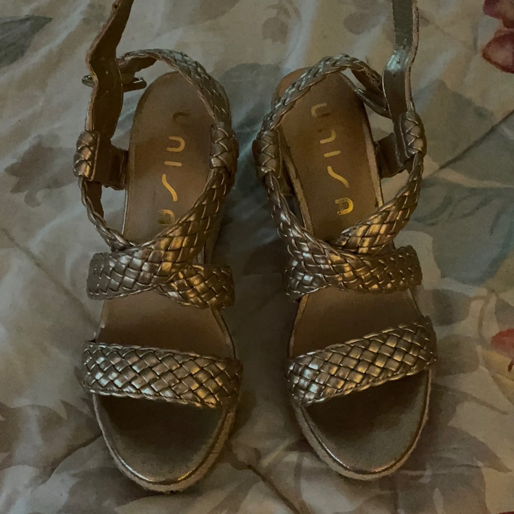 Unisa 6.5 M  gold wedge sandal